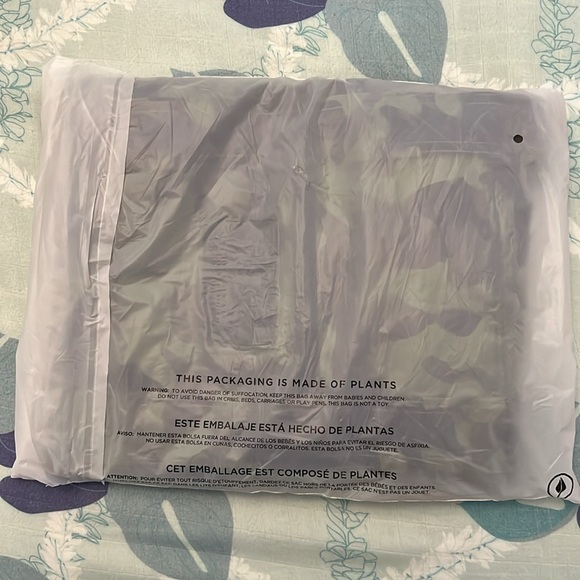 NWT Aloha Collection Keep It Light Weekender Hunter/Olive Camo Print - Picture 6 of 7